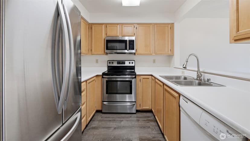 Property photo for 927 132nd Street SW #F5, Everett photo 10