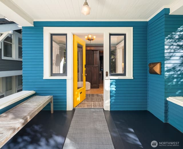 Property photo for 1154 18th Avenue E, Seattle photo 2