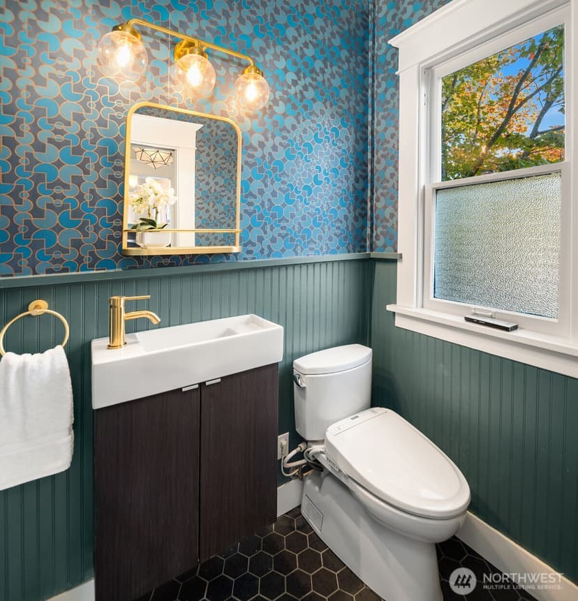 Property photo for 1154 18th Avenue E, Seattle photo 15