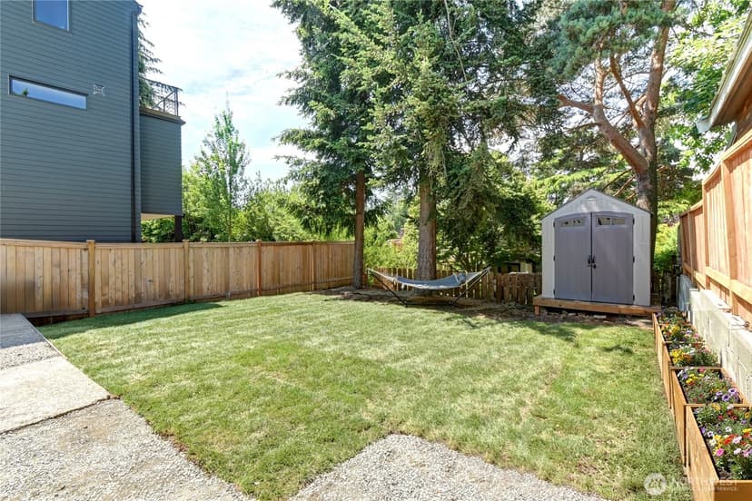 Property photo for 7043 17 Avenue NW, Seattle photo 3