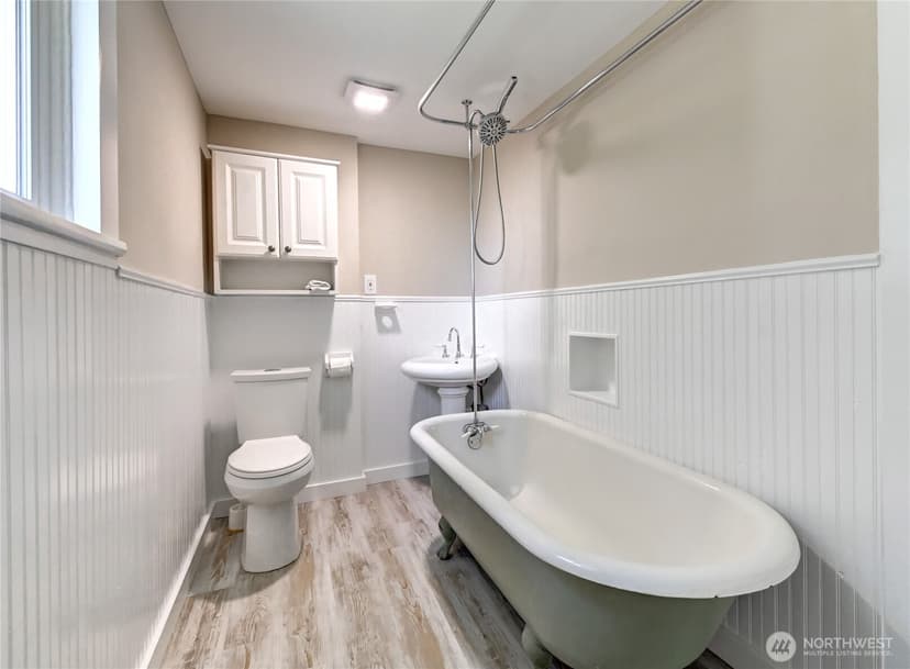 Property photo for 7043 17 Avenue NW, Seattle photo 12