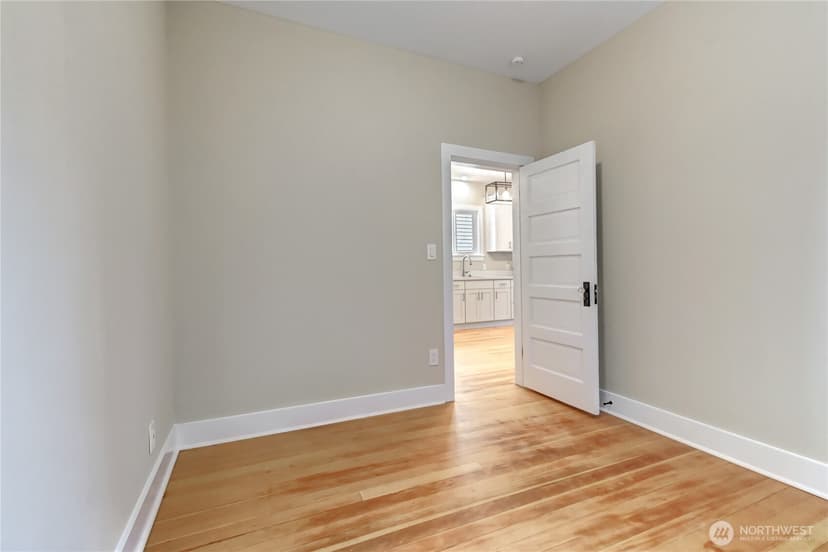 Property photo for 7043 17 Avenue NW, Seattle photo 16