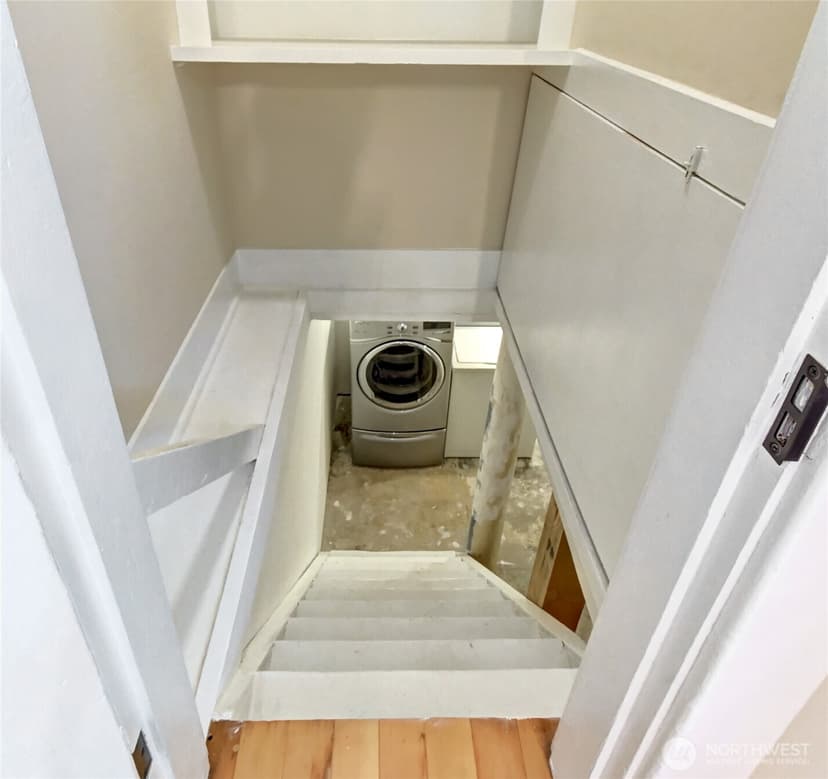 Property photo for 7043 17 Avenue NW, Seattle photo 17