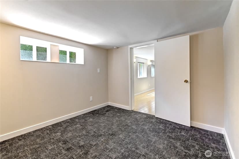 Property photo for 7043 17 Avenue NW, Seattle photo 24