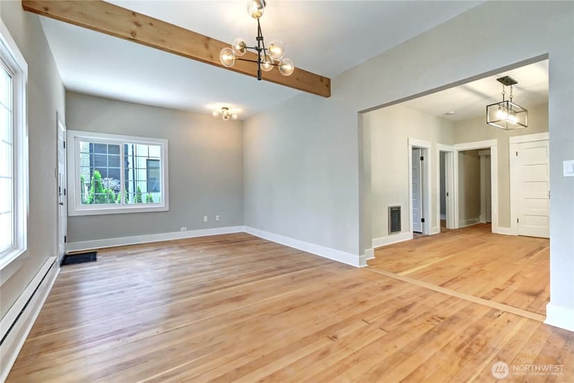 Property photo for 7043 17 Avenue NW, Seattle photo 9