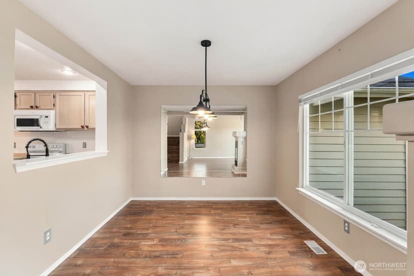 Property photo for 16918 Cobblestone Drive, Lynnwood photo 10