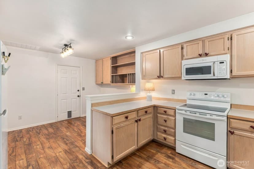 Property photo for 16918 Cobblestone Drive, Lynnwood photo 15