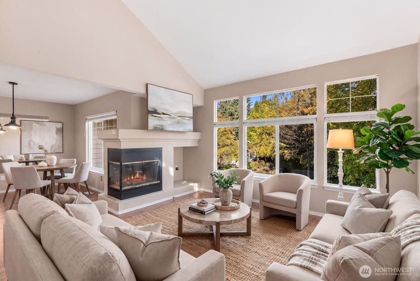 Property photo for 16918 Cobblestone Drive, Lynnwood photo 4