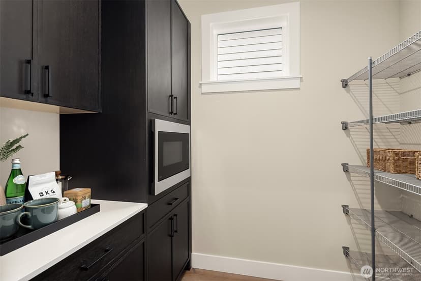 Property photo for 3020 38th Avenue W, Seattle photo 8