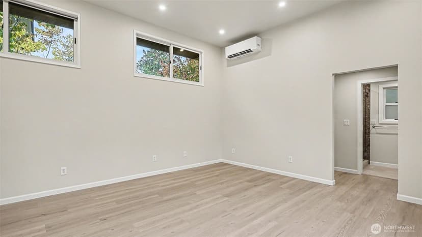 Property photo for 10680 Marine View Drive SW, Seattle photo 18