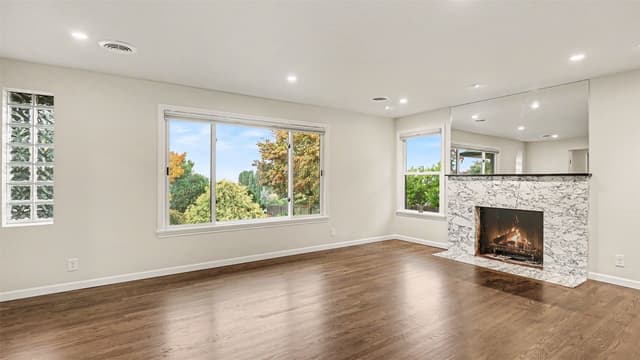 Property photo for 10680 Marine View Drive SW, Seattle photo 4