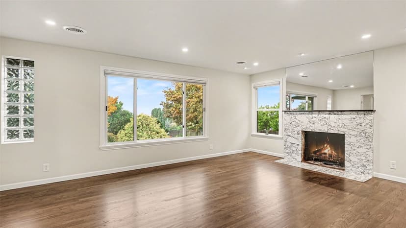 Property photo for 10680 Marine View Drive SW, Seattle photo 4