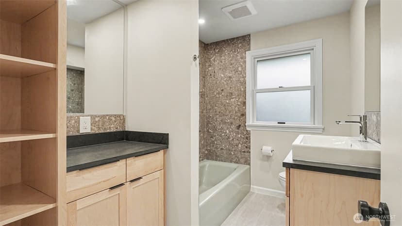 Property photo for 10680 Marine View Drive SW, Seattle photo 12