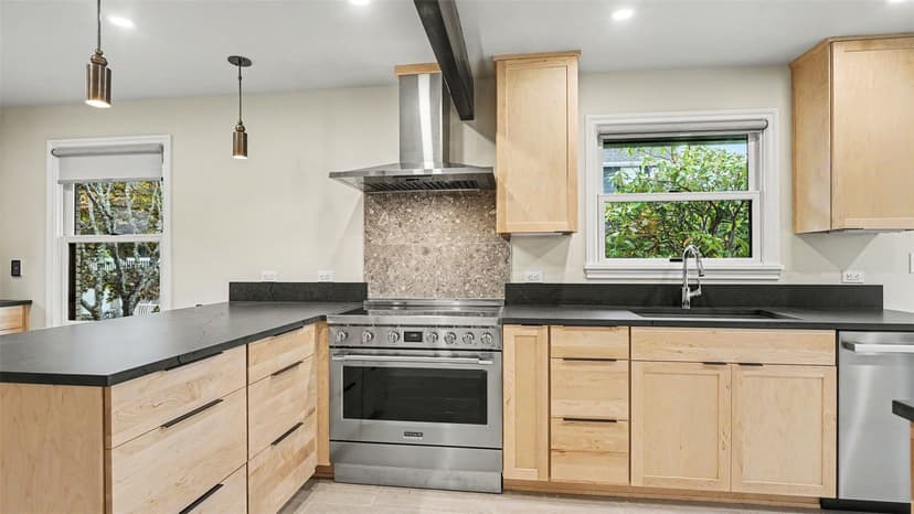 Property photo for 10680 Marine View Drive SW, Seattle photo 6