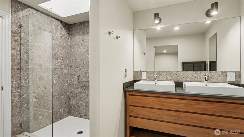 Property photo for 10680 Marine View Drive SW, Seattle photo 13