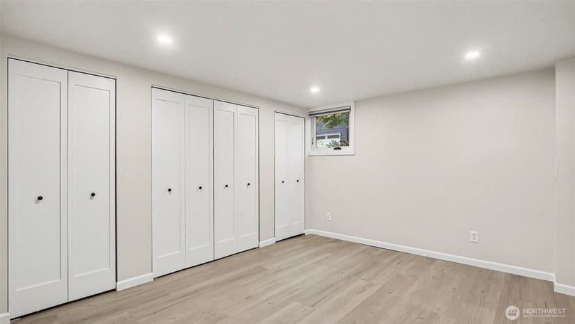 Property photo for 10680 Marine View Drive SW, Seattle photo 15