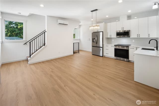 Property photo for 2652 B NW 95th Street, Seattle photo 4