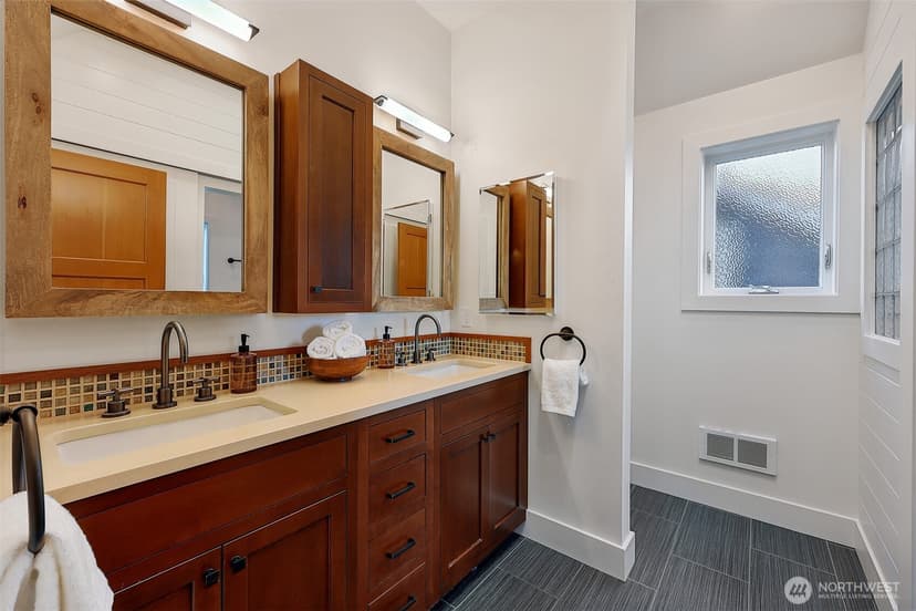 Property photo for 6206 34th Avenue NW, Seattle photo 25