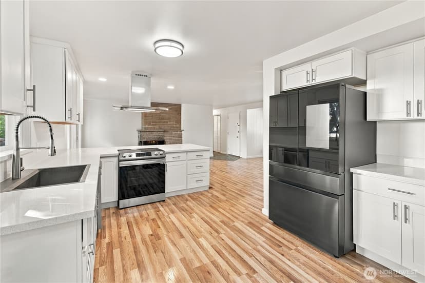 Property photo for 11018 27th Avenue NE, Seattle photo 10