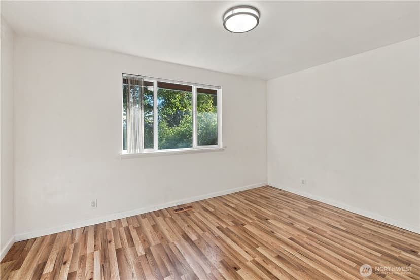 Property photo for 11018 27th Avenue NE, Seattle photo 16