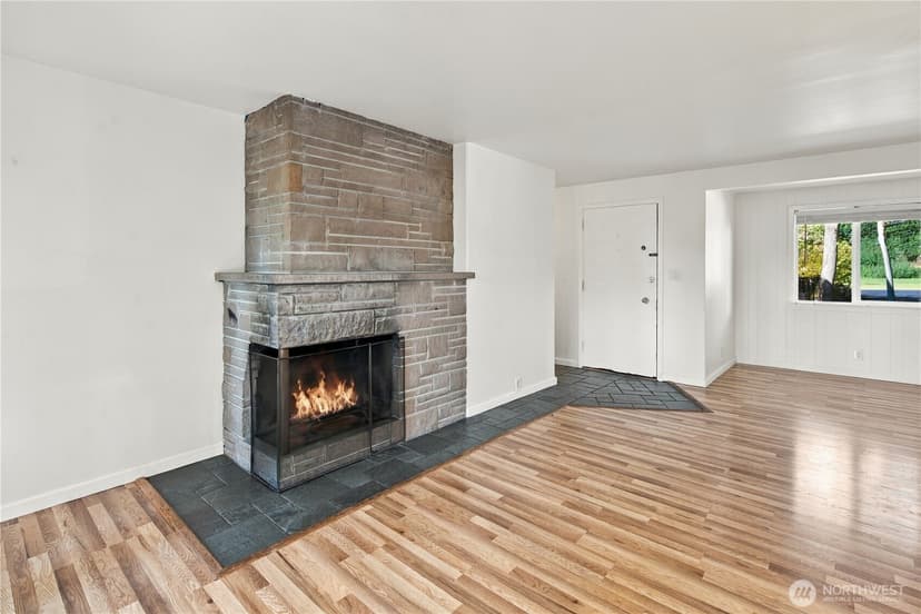 Property photo for 11018 27th Avenue NE, Seattle photo 5
