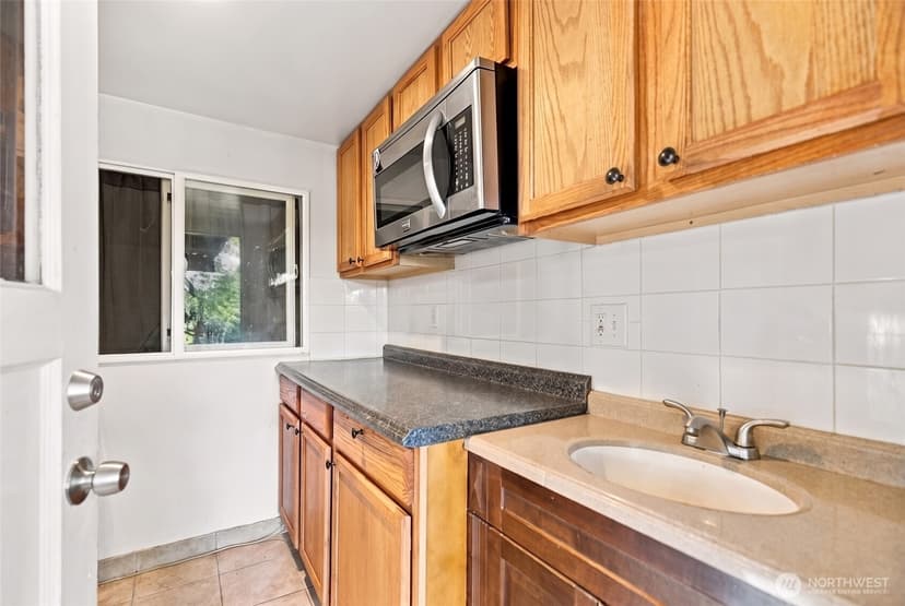 Property photo for 11018 27th Avenue NE, Seattle photo 29