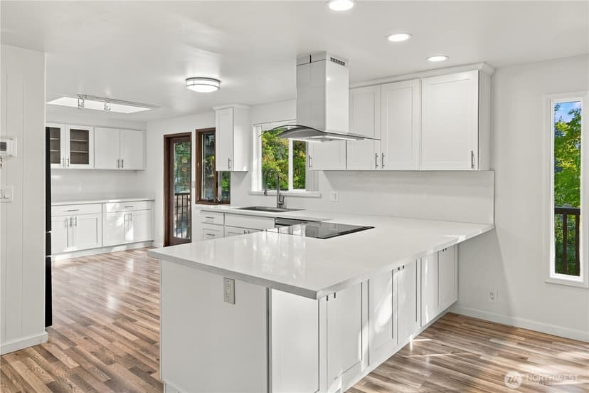Property photo for 11018 27th Avenue NE, Seattle photo 11