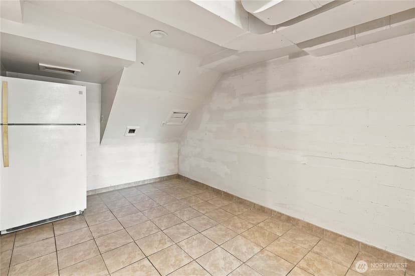 Property photo for 11018 27th Avenue NE, Seattle photo 24