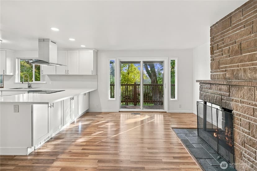 Property photo for 11018 27th Avenue NE, Seattle photo 2