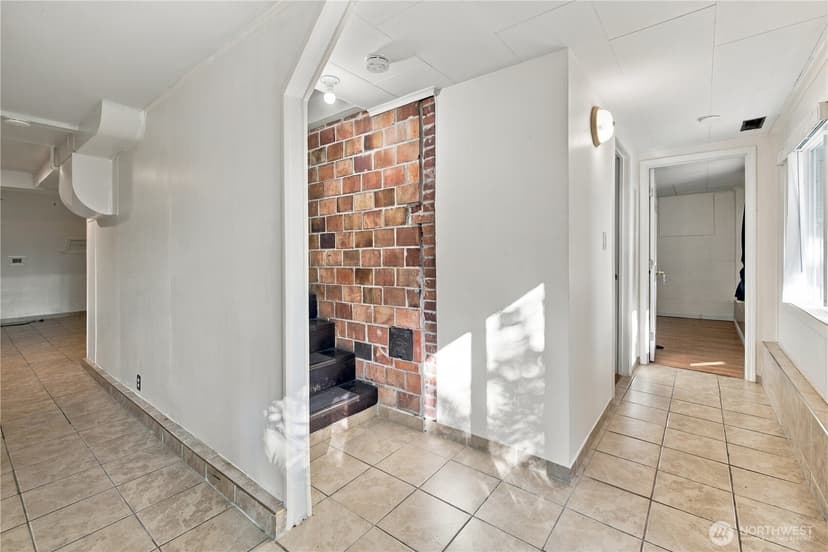 Property photo for 11018 27th Avenue NE, Seattle photo 21