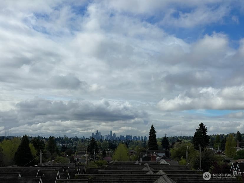 Property photo for 8527 Interlake Avenue N, Seattle photo 24