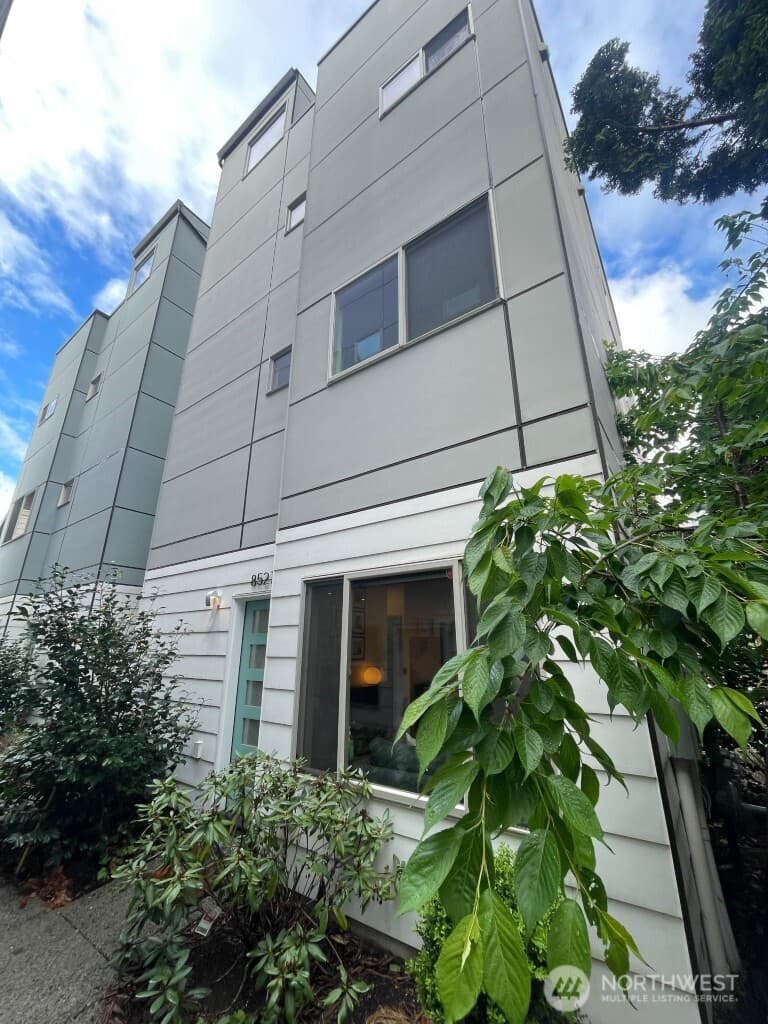Property photo for 8527 Interlake Avenue N, Seattle photo 27