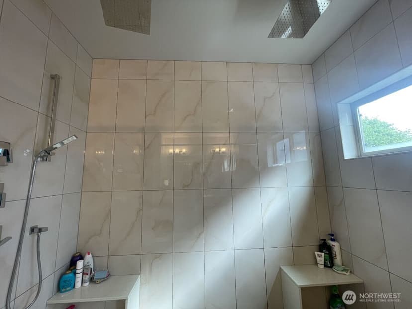 Property photo for 8527 Interlake Avenue N, Seattle photo 18