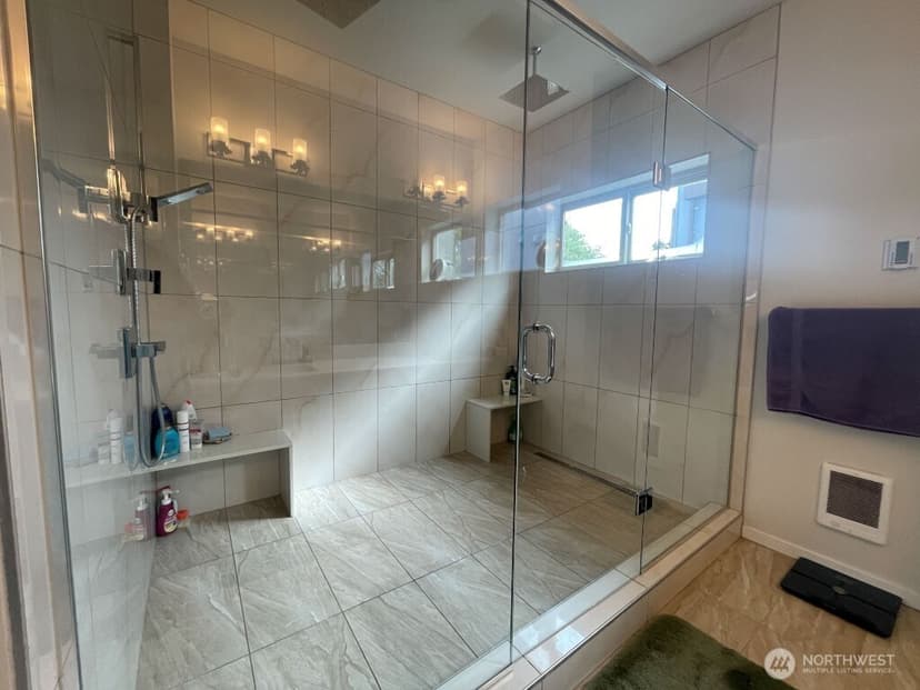 Property photo for 8527 Interlake Avenue N, Seattle photo 16