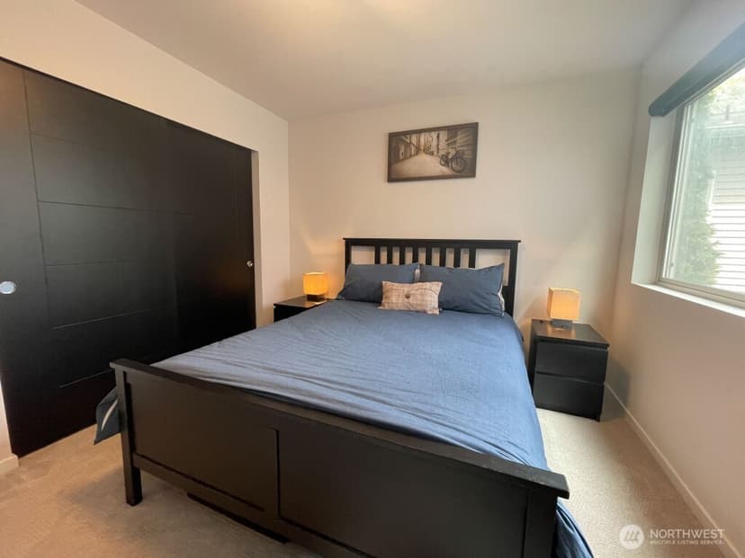 Property photo for 8527 Interlake Avenue N, Seattle photo 11