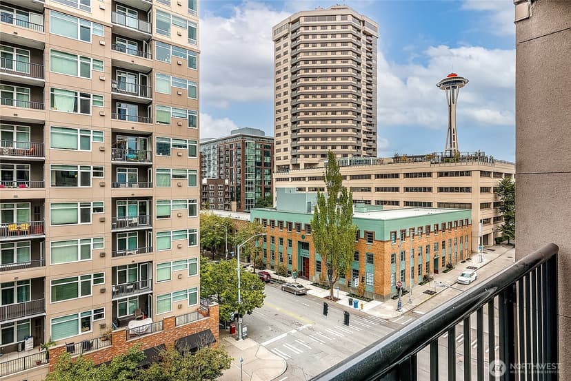 Property photo for 2721 1st Avenue #604, Seattle photo 17