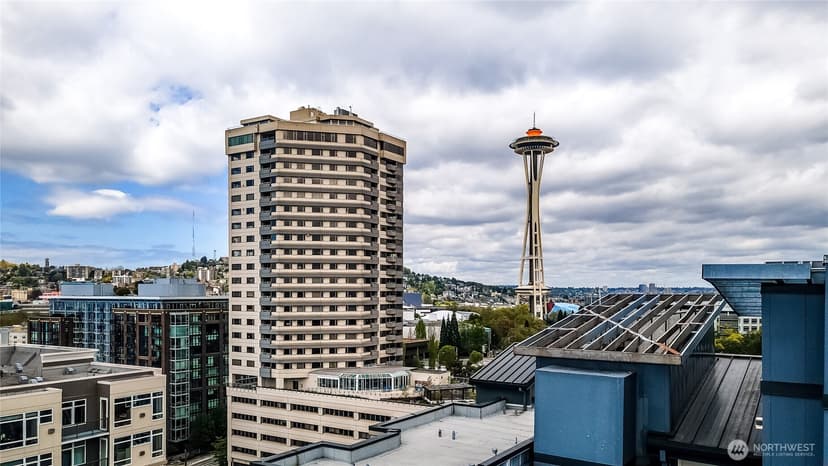 Property photo for 2721 1st Avenue #604, Seattle photo 4