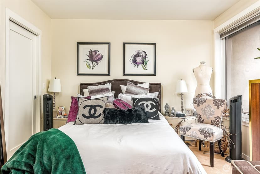 Property photo for 2721 1st Avenue #604, Seattle photo 14