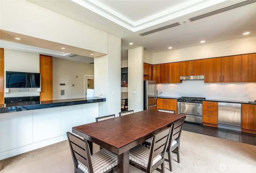 Property photo for 2721 1st Avenue #604, Seattle photo 7