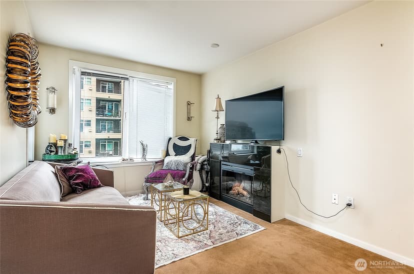Property photo for 2721 1st Avenue #604, Seattle photo 11