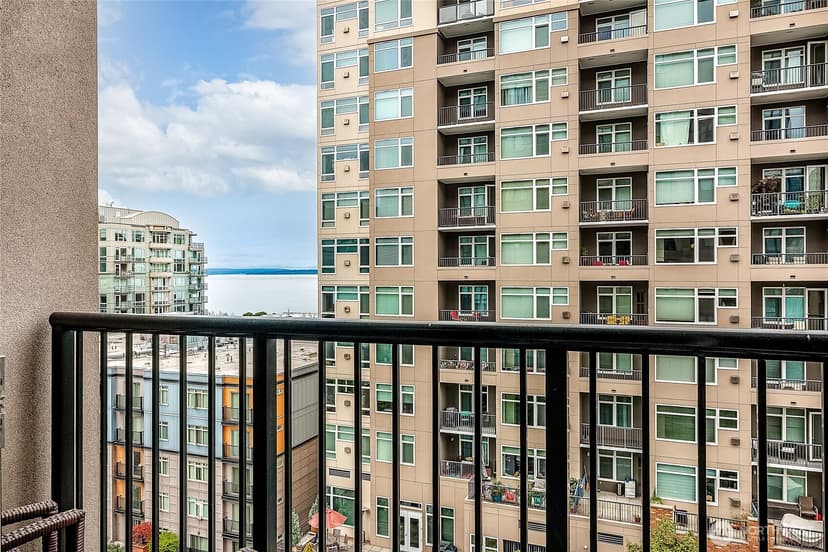 Property photo for 2721 1st Avenue #604, Seattle photo 16