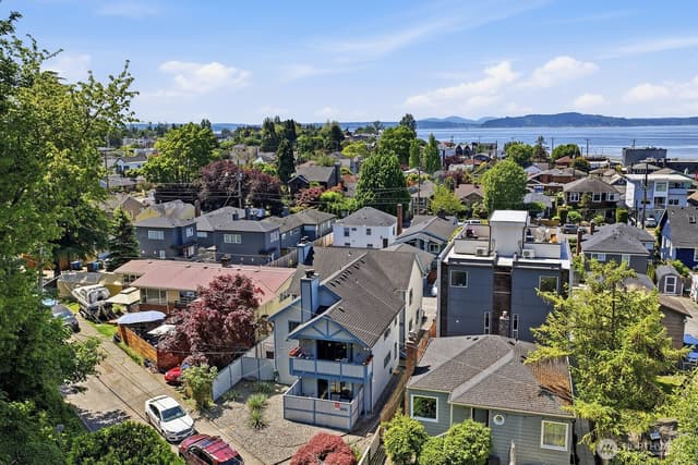 Property photo for 2475 55th Avenue SW, Seattle photo 4