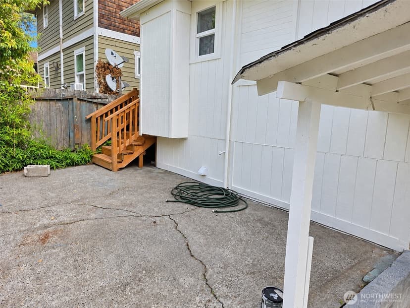 Property photo for 909 23rd Avenue, Seattle photo 15