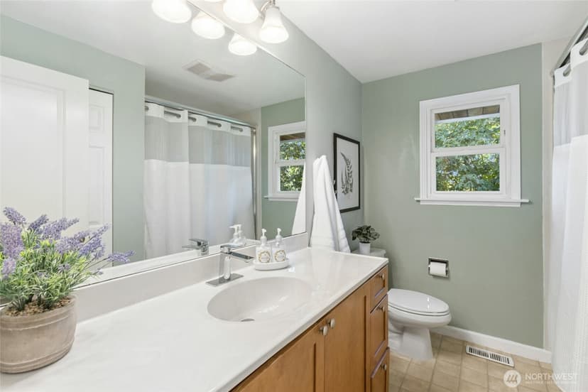 Property photo for 12406 SE 47th Street, Bellevue photo 21