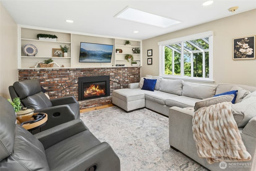 Property photo for 12406 SE 47th Street, Bellevue photo 5
