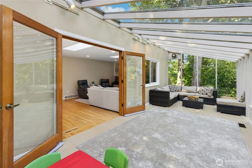 Property photo for 12406 SE 47th Street, Bellevue photo 13