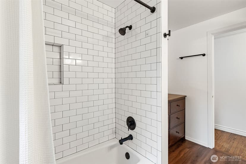 Property photo for 16025 NE 27th Street, Bellevue photo 23