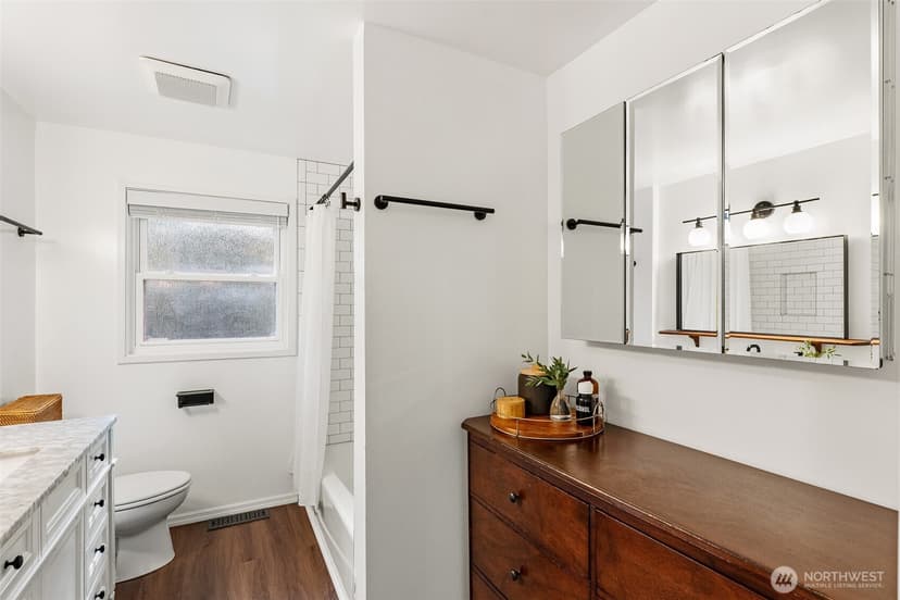 Property photo for 16025 NE 27th Street, Bellevue photo 21