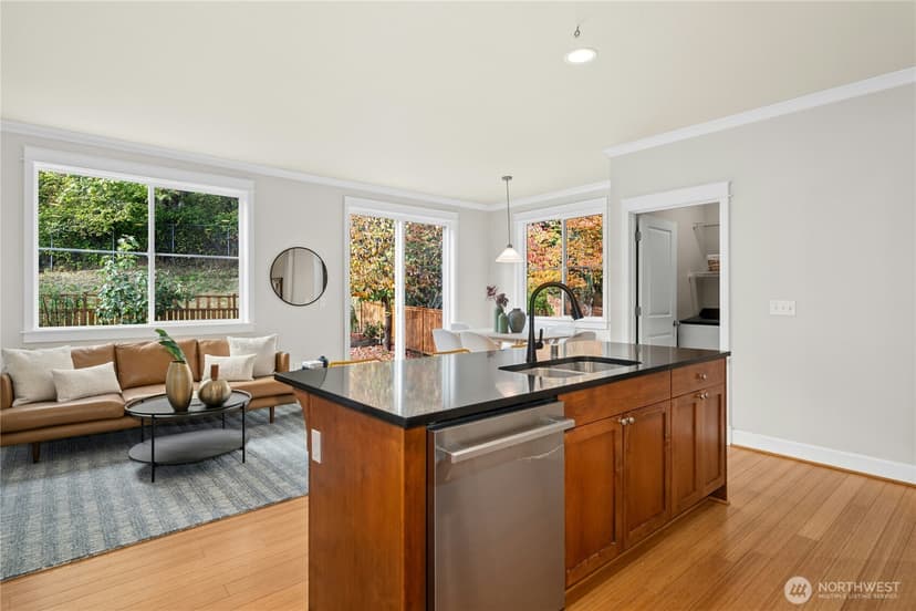 Property photo for 4113 29th Avenue S, Seattle photo 12