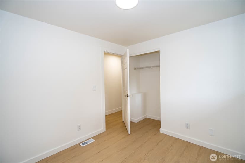 Property photo for 728 5th Avenue S, Kent photo 16